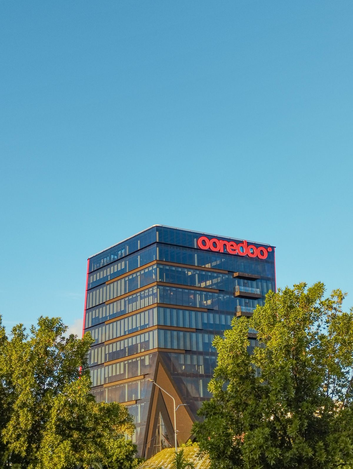 Glass facade installation