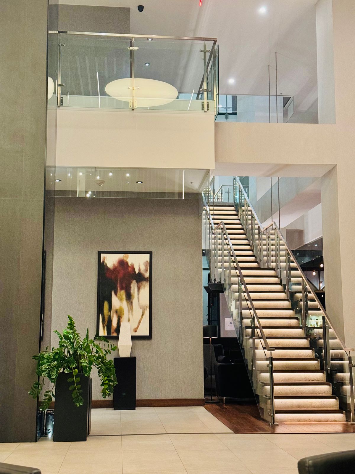 Glass staircase and balustrade